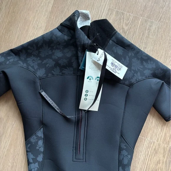 ROXY Women’s Wetsuit *4* *NWT* - Picture 3 of 6